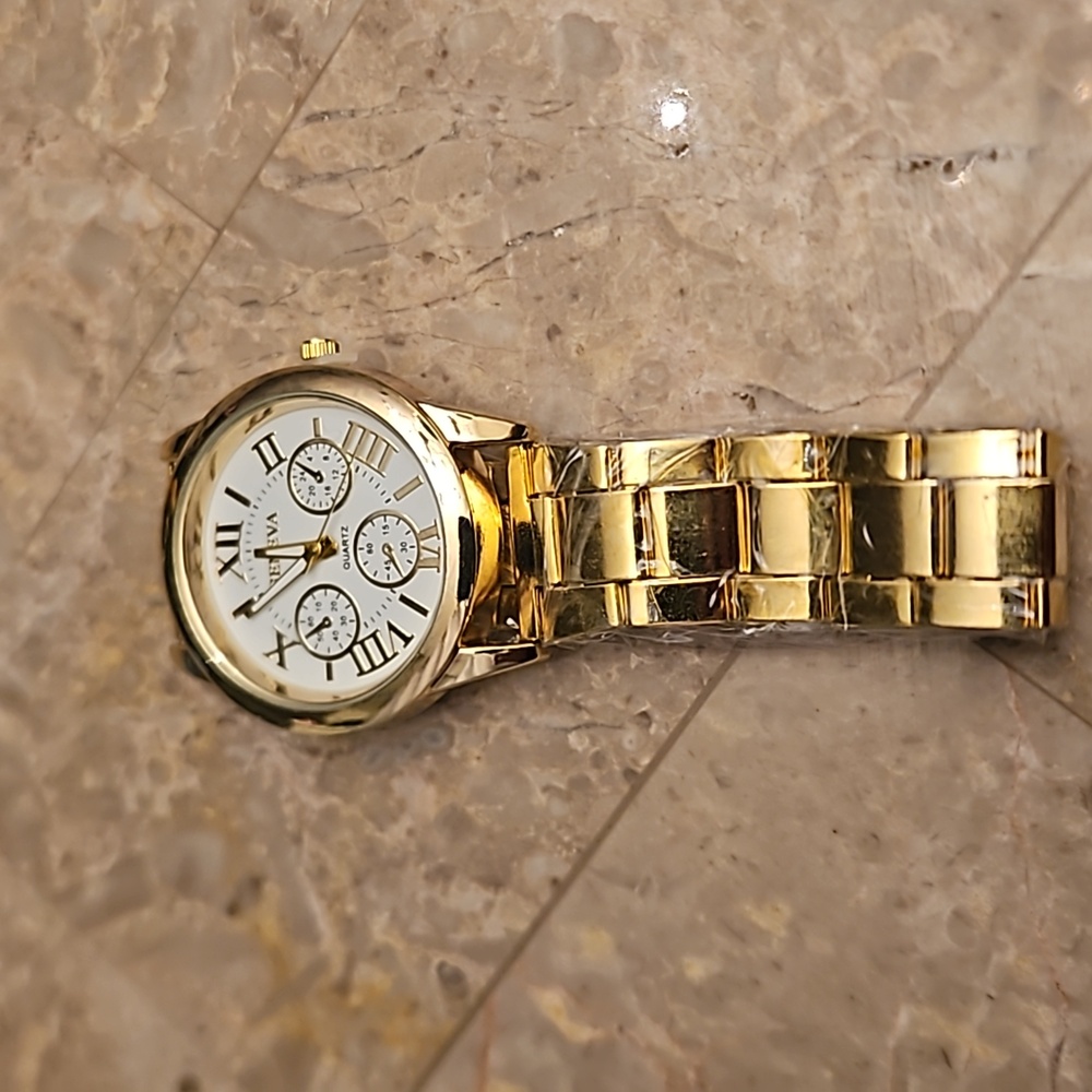 Mens gold and white geneva quarts watch brand new